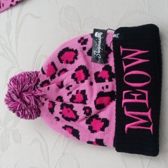 Sourpuss 3 pc  Pink Leopard Beanie Hat & Gloves w  Matching Scarf Knit  New - Picture 10 of 13